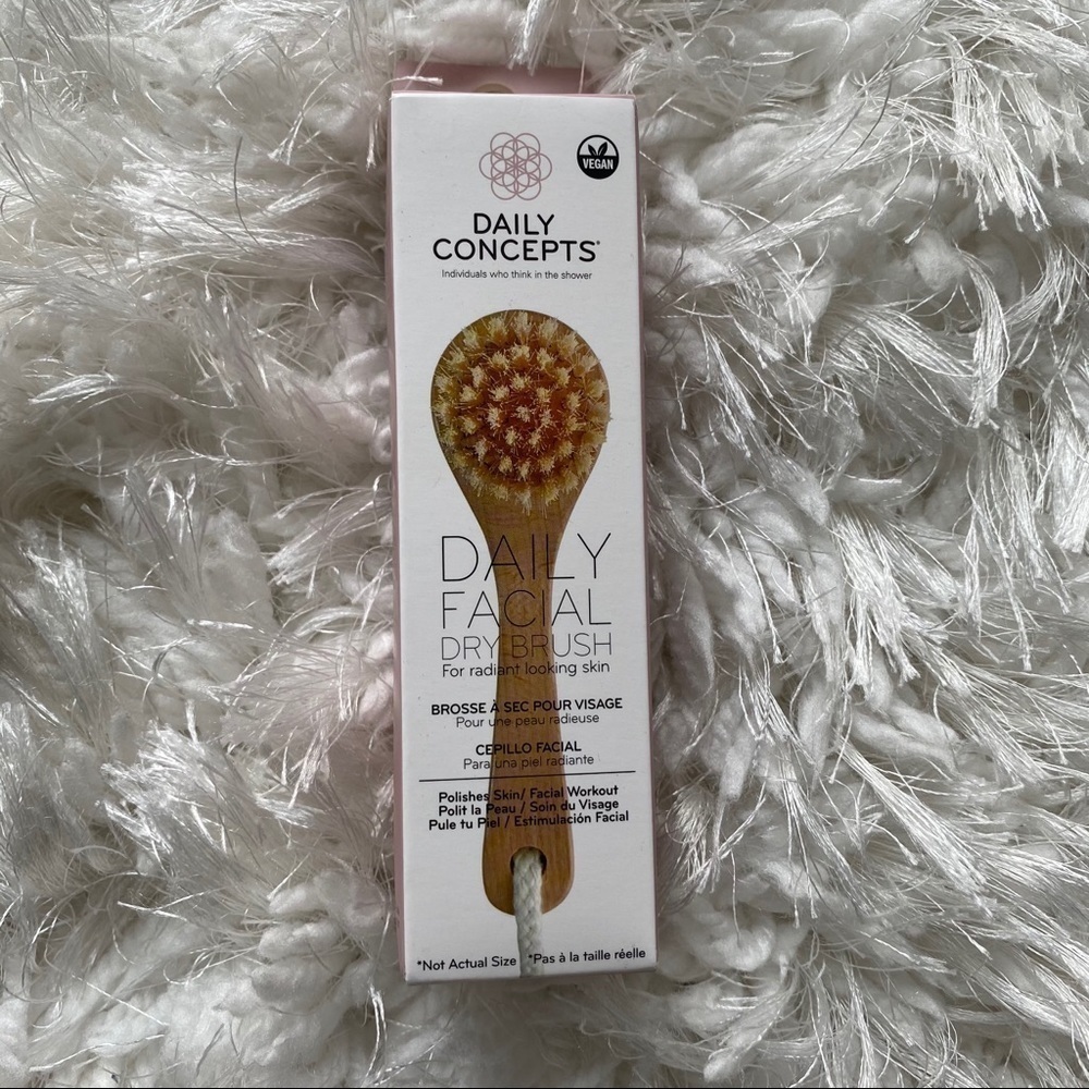 New Daily Concepts Daily Facial Dry Brush New in Box